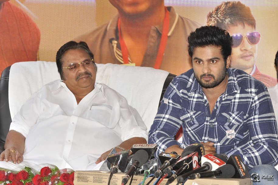 Dasari-Appreciates-Krishnamma-Kalipindi-Iddarini-Team